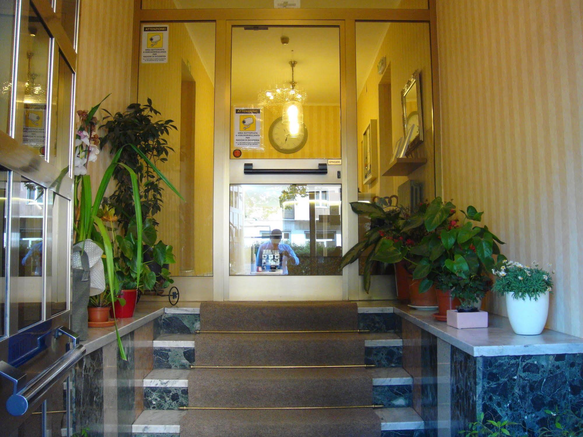 Miu Hotel Milan Luaran gambar